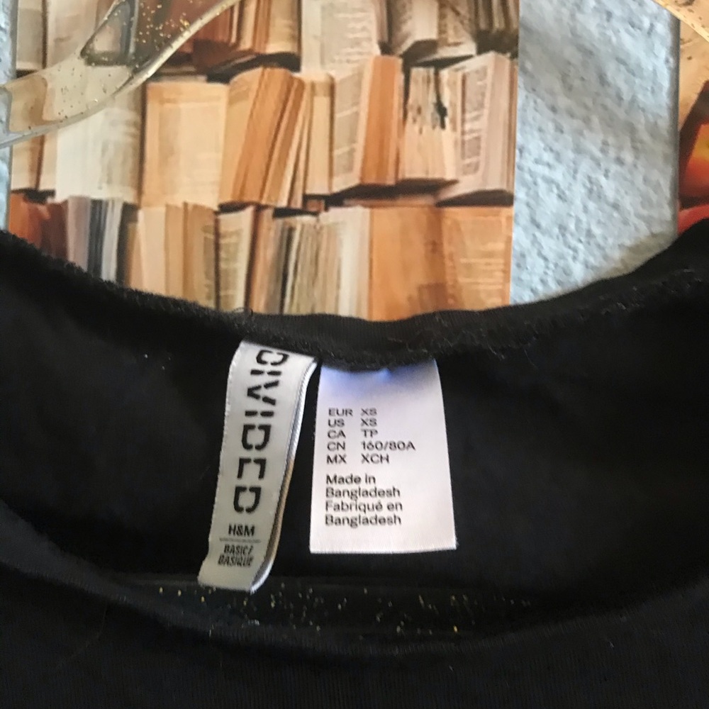basic black tee - Picture 3 of 3